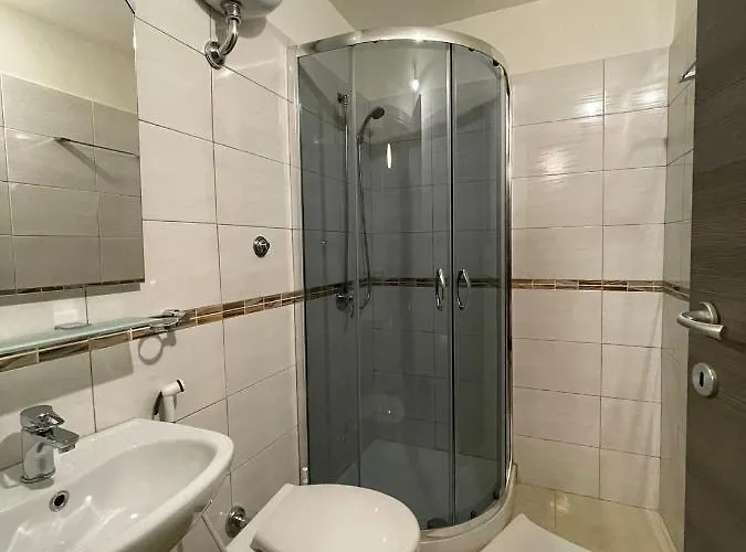 Cernaia Oda ve Kahvaltı